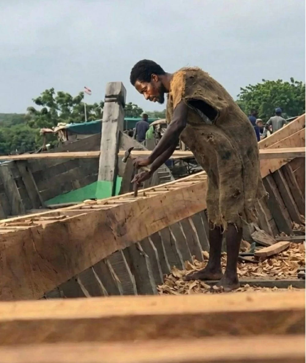 أحد أنصاره حاول الانتقام منه بضربة قاتلة.. تطور جديد في قضية مدعي النبوة الغاني (فيديو)