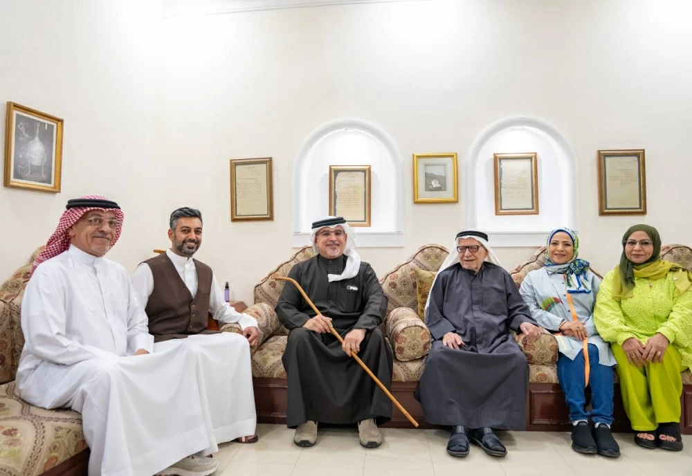 ولي العهد رئيس الوزراء يتفضل بزيارة لمهرجان ليالي المحرق