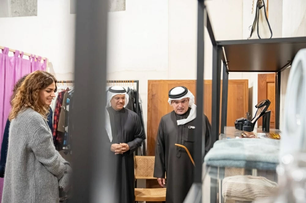 ولي العهد رئيس الوزراء يتفضل بزيارة لمهرجان ليالي المحرق