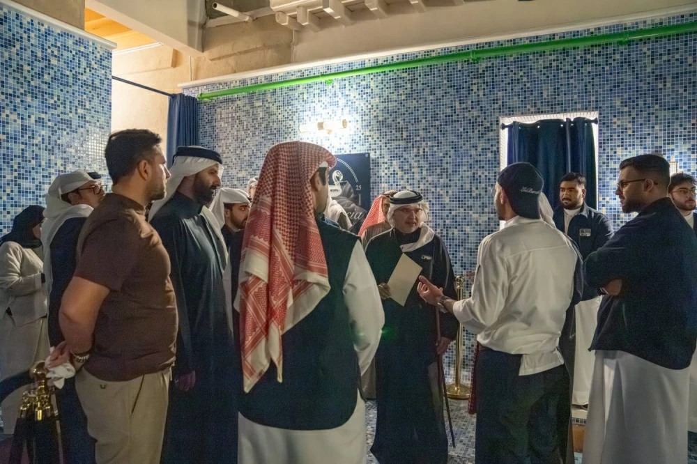 ولي العهد رئيس الوزراء يتفضل بزيارة لمهرجان ليالي المحرق