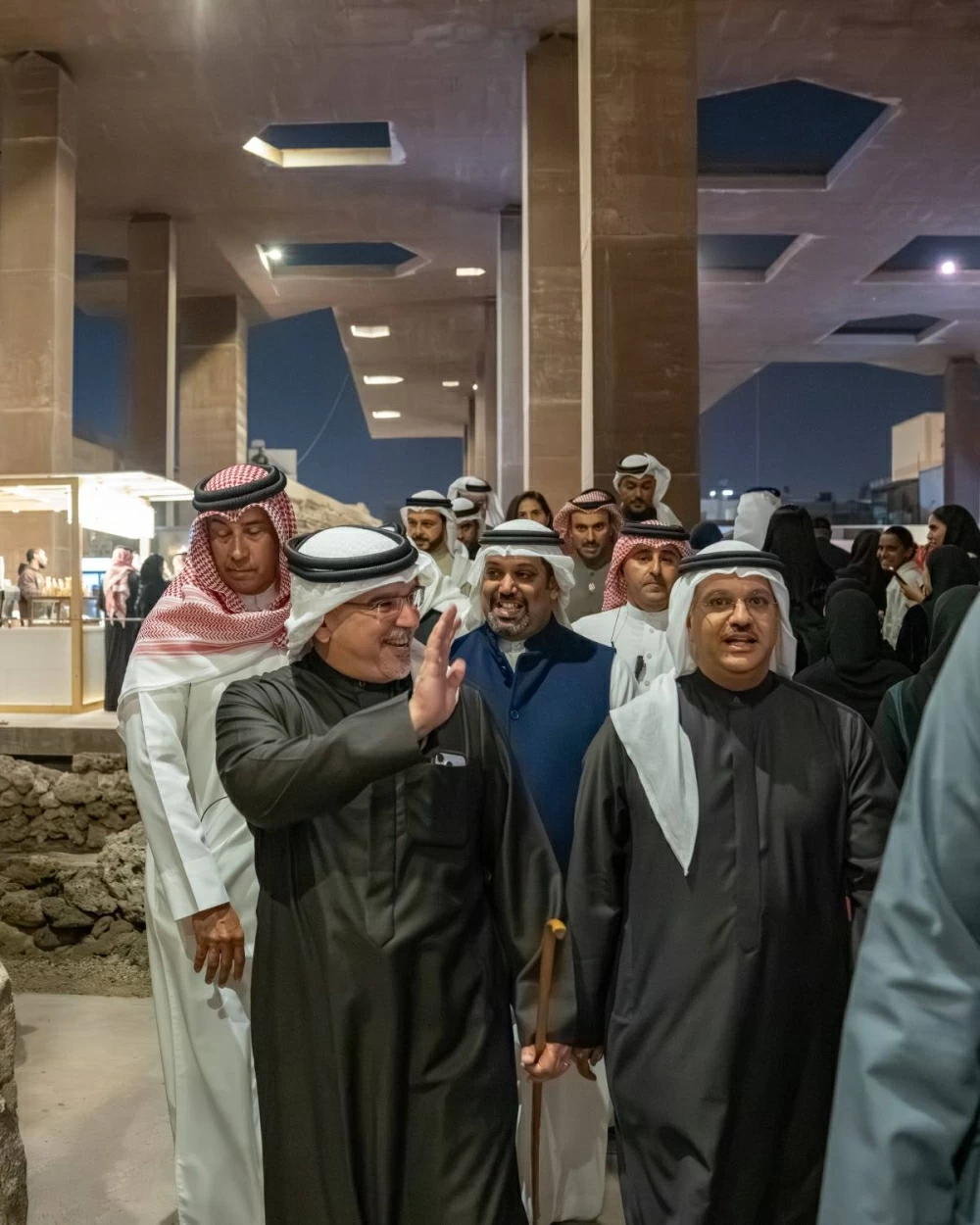 ولي العهد رئيس الوزراء يتفضل بزيارة لمهرجان ليالي المحرق