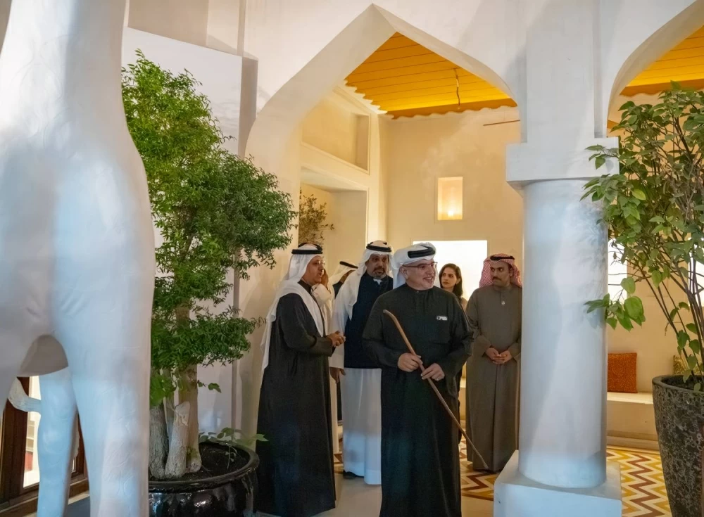 ولي العهد رئيس الوزراء يتفضل بزيارة لمهرجان ليالي المحرق