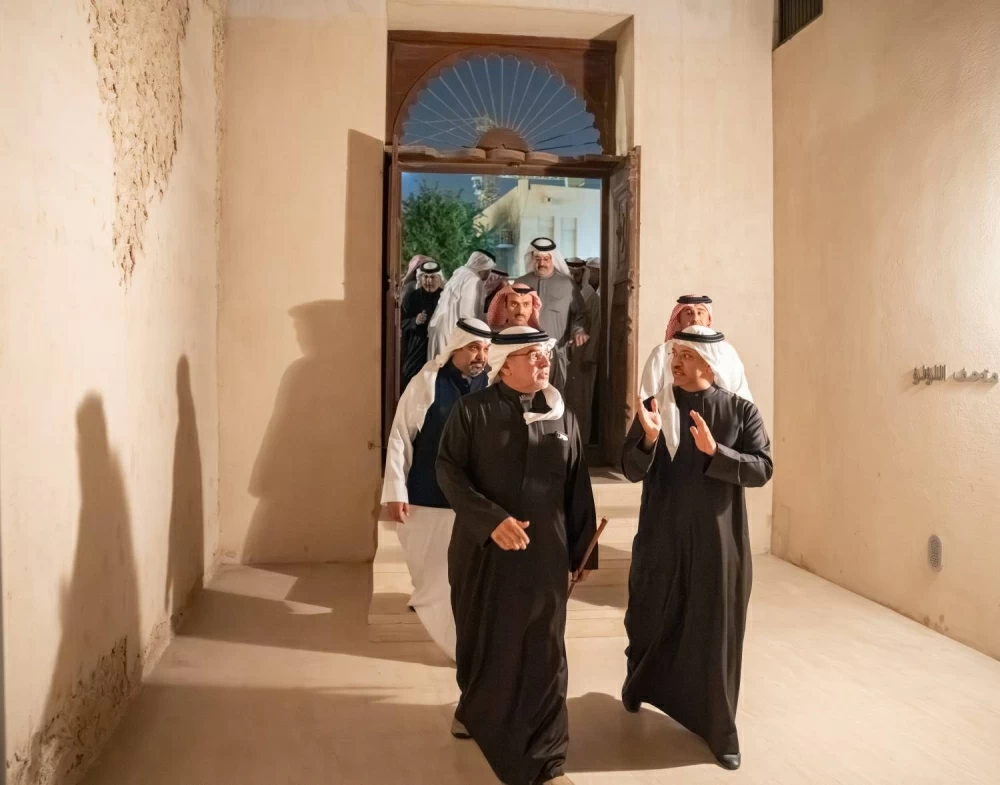 ولي العهد رئيس الوزراء يتفضل بزيارة لمهرجان ليالي المحرق