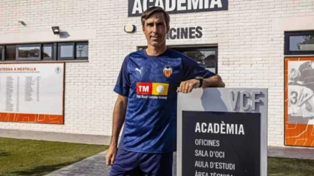 العثور على جثة من أفراد أسرة المدرب الإسباني فرناندو مارتين بعد غرق قاربها