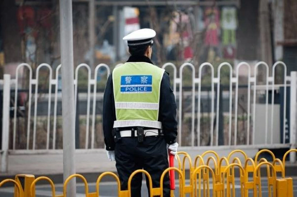 بعد 21 عاماً.. شاب مختطف يعثر على أسرته الحقيقية 