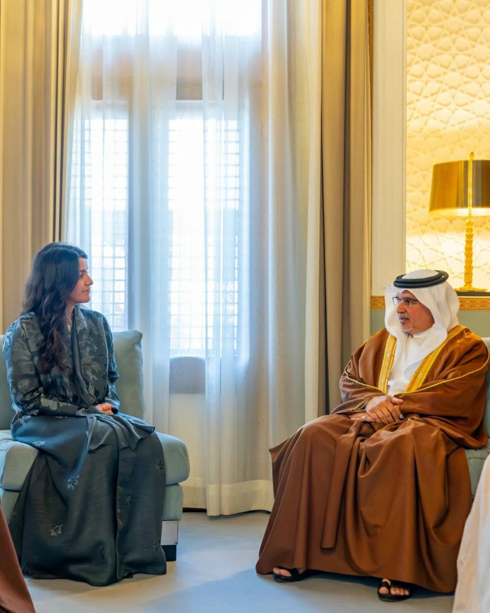 ولي العهد رئيس الوزراء يستقبل رئيسة جمعية اتحاد باريس مريم  الدوسري