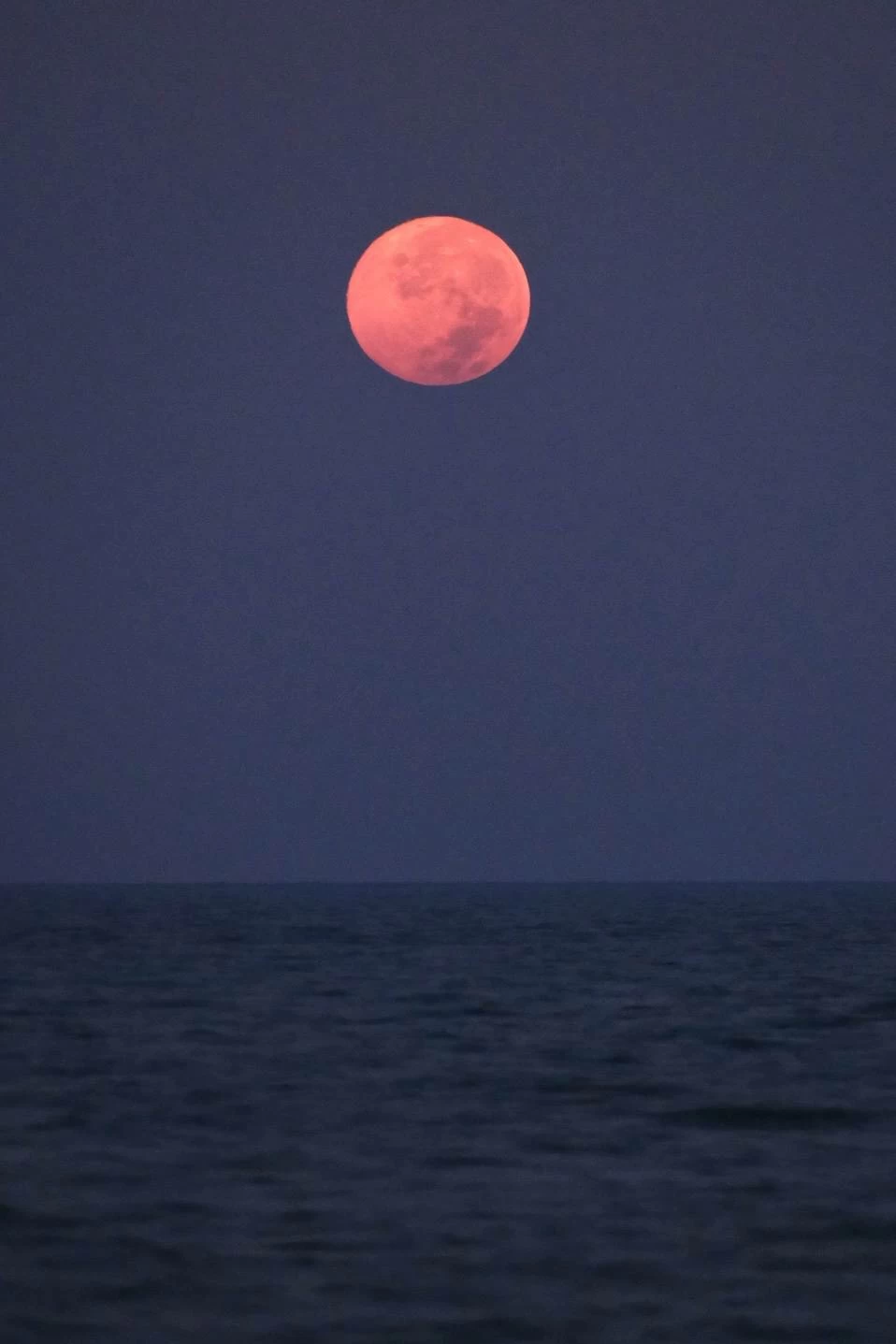 آل عصفور: سماء البحرين تشهد أول اكتمال للبدر في عام 2026 السبت المقبل