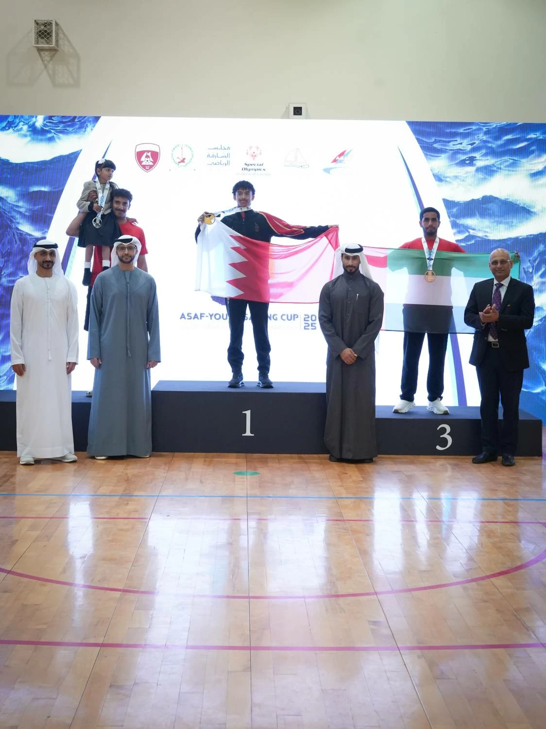 وليد توفيق يهدي البحرين ذهبية آسيا للشباب للشراع 