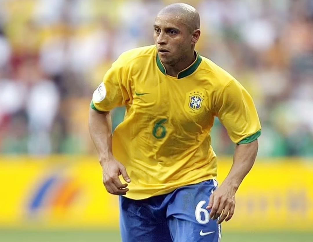 جراحة طارئة بالقلب لروبرتو كارلوس إثر جلطة دموية في ساقه