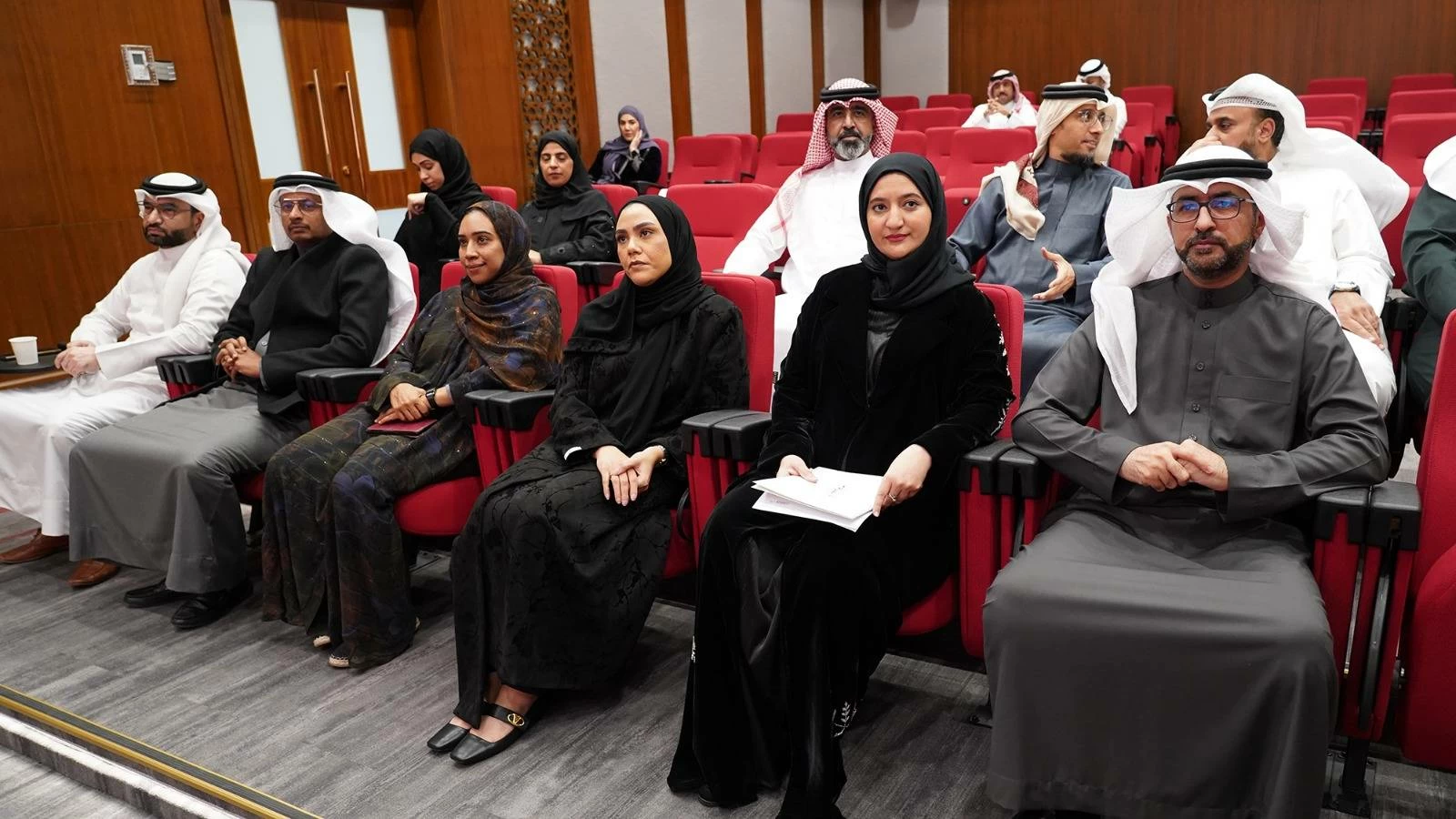 "السلامة والصحة المهنية" بأمانة النواب تنظم برنامجاً للتعريف بقوانين وتشريعات حماية البيئة وخطط حالات الطوارئ