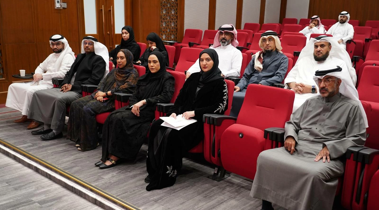 "السلامة والصحة المهنية" بأمانة النواب تنظم برنامجاً للتعريف بقوانين وتشريعات حماية البيئة وخطط حالات الطوارئ