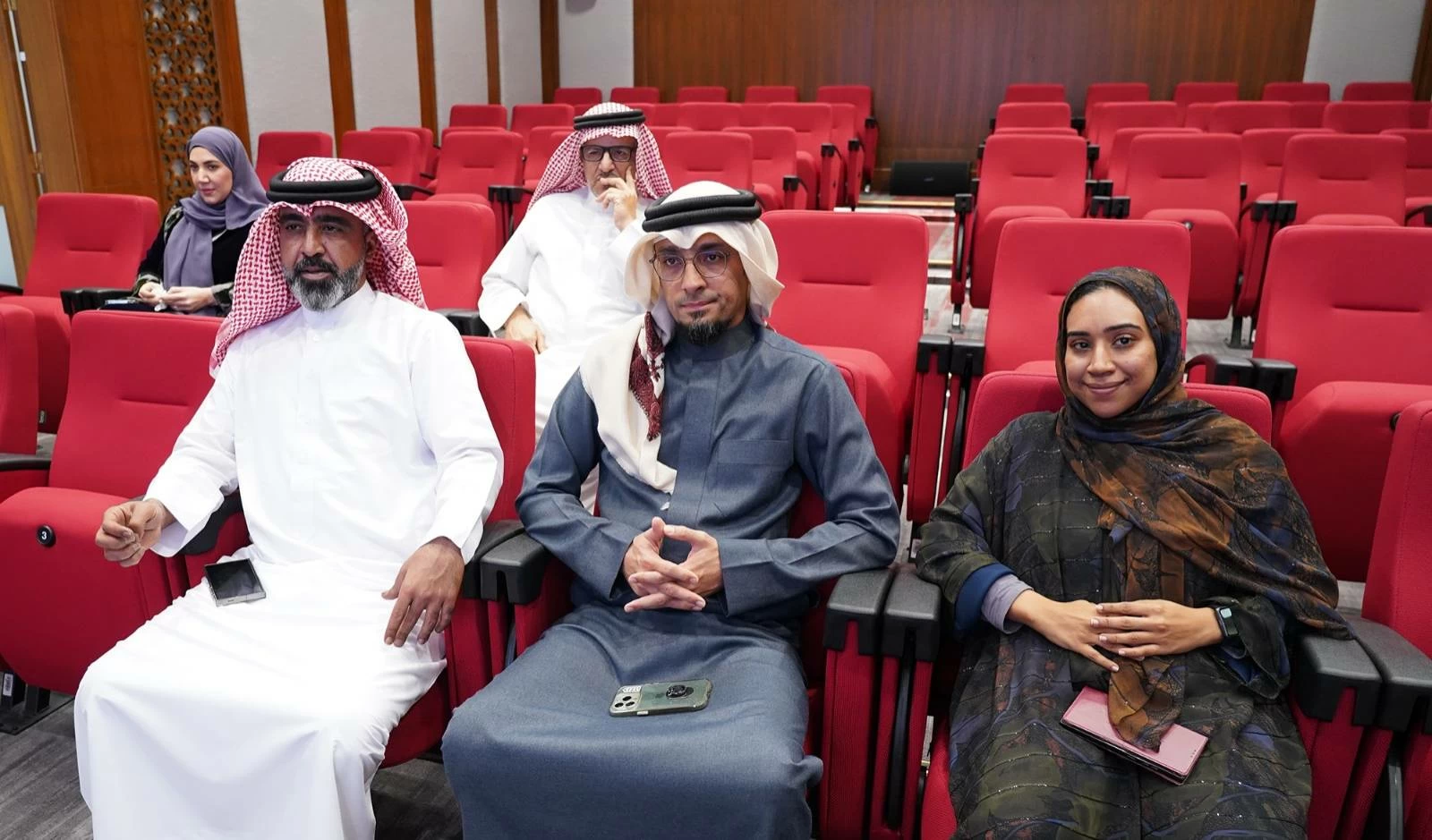 "السلامة والصحة المهنية" بأمانة النواب تنظم برنامجاً للتعريف بقوانين وتشريعات حماية البيئة وخطط حالات الطوارئ