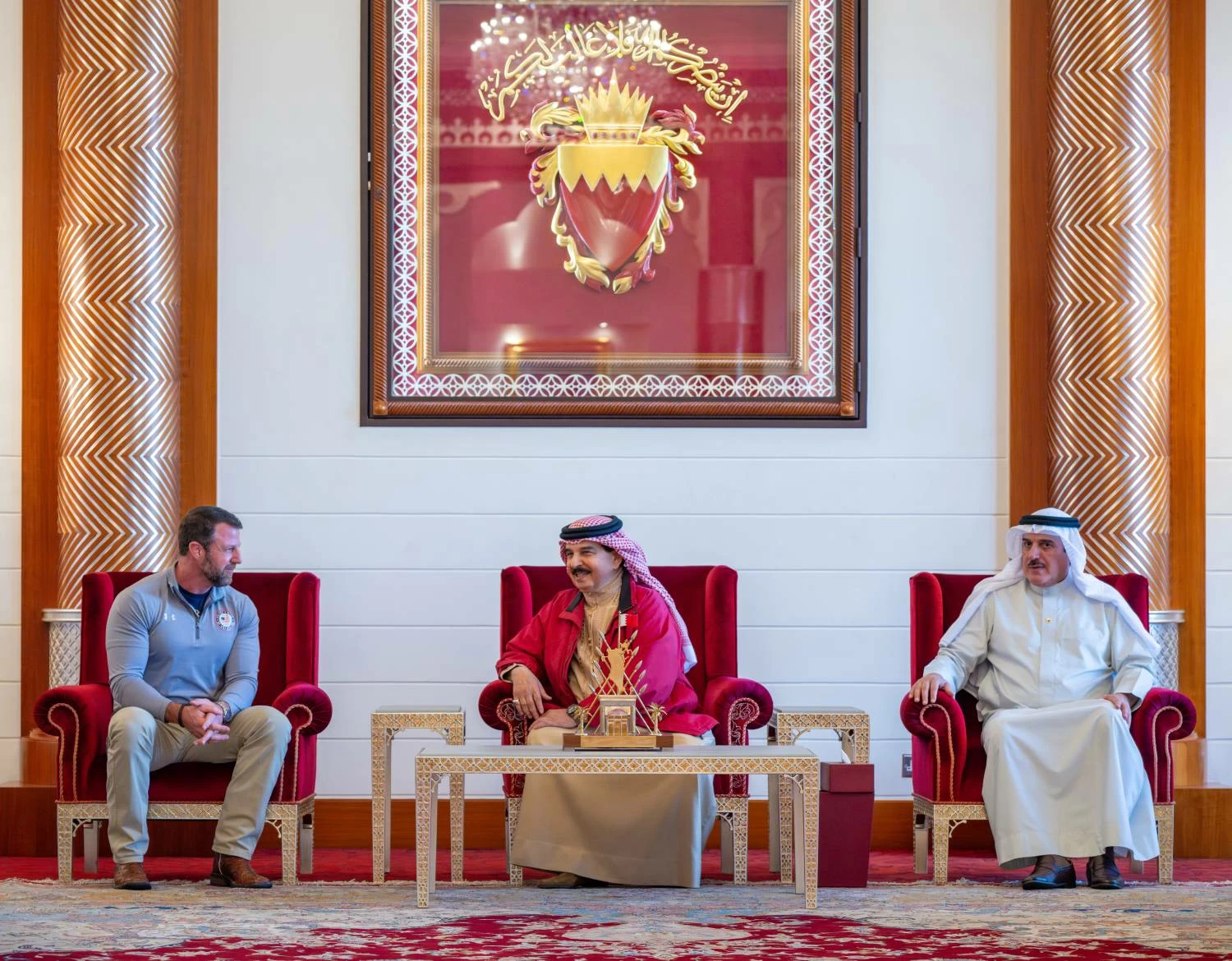 جلالة الملك المعظم يستقبل وفدًا من أعضاء الكونغرس الأمريكي