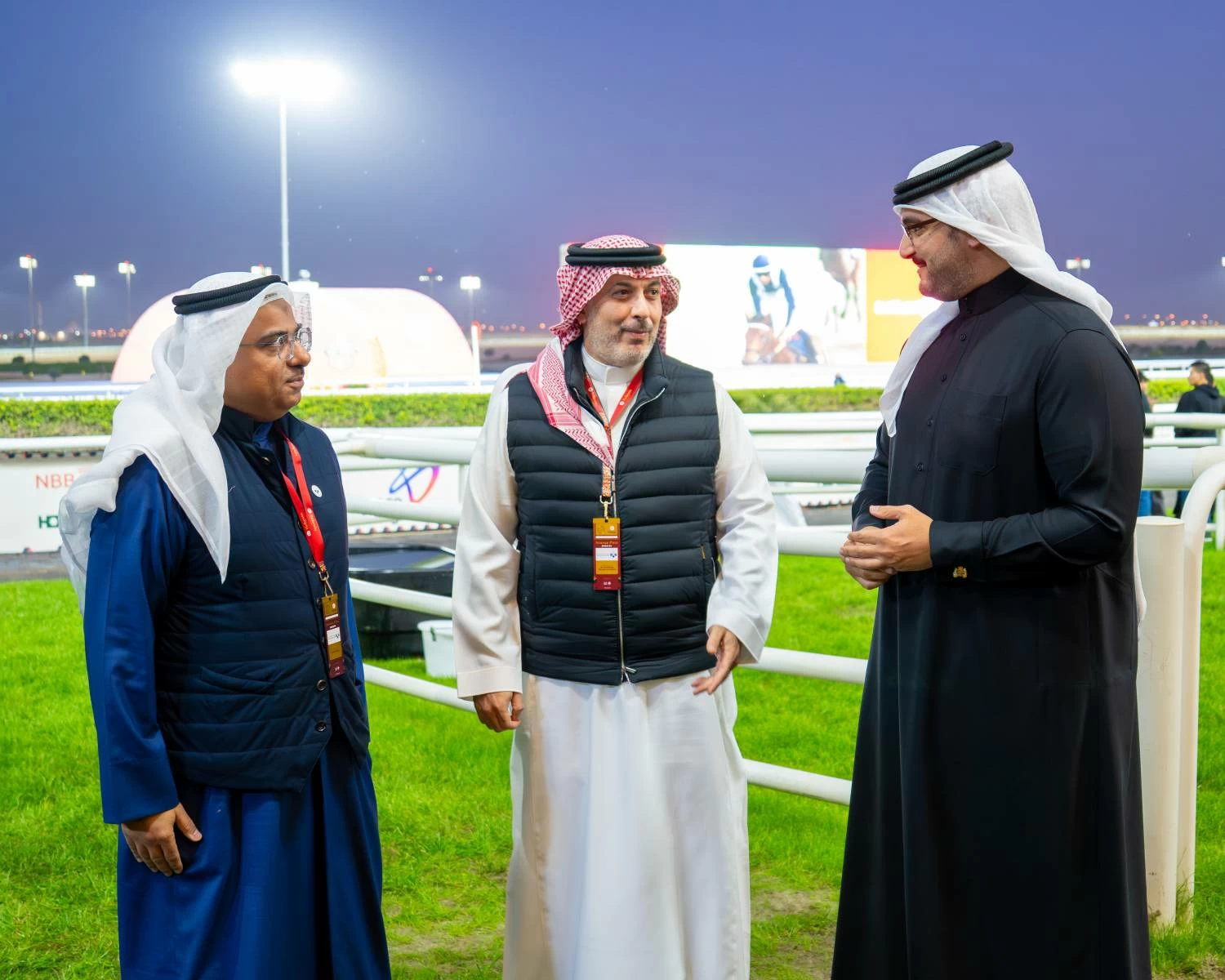 عيسى بن سلمان بن حمد يشهد الجولة الثانية لبطولة البحرين الدولية