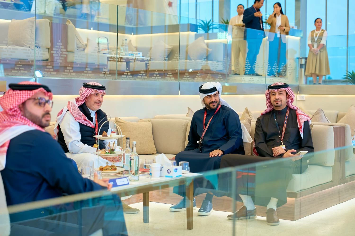 عيسى بن سلمان بن حمد يشهد الجولة الثانية لبطولة البحرين الدولية