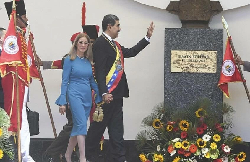 من هي سيليا فلوريس الزوجة القوية لمادورو والتي اعتقلت معه اليوم