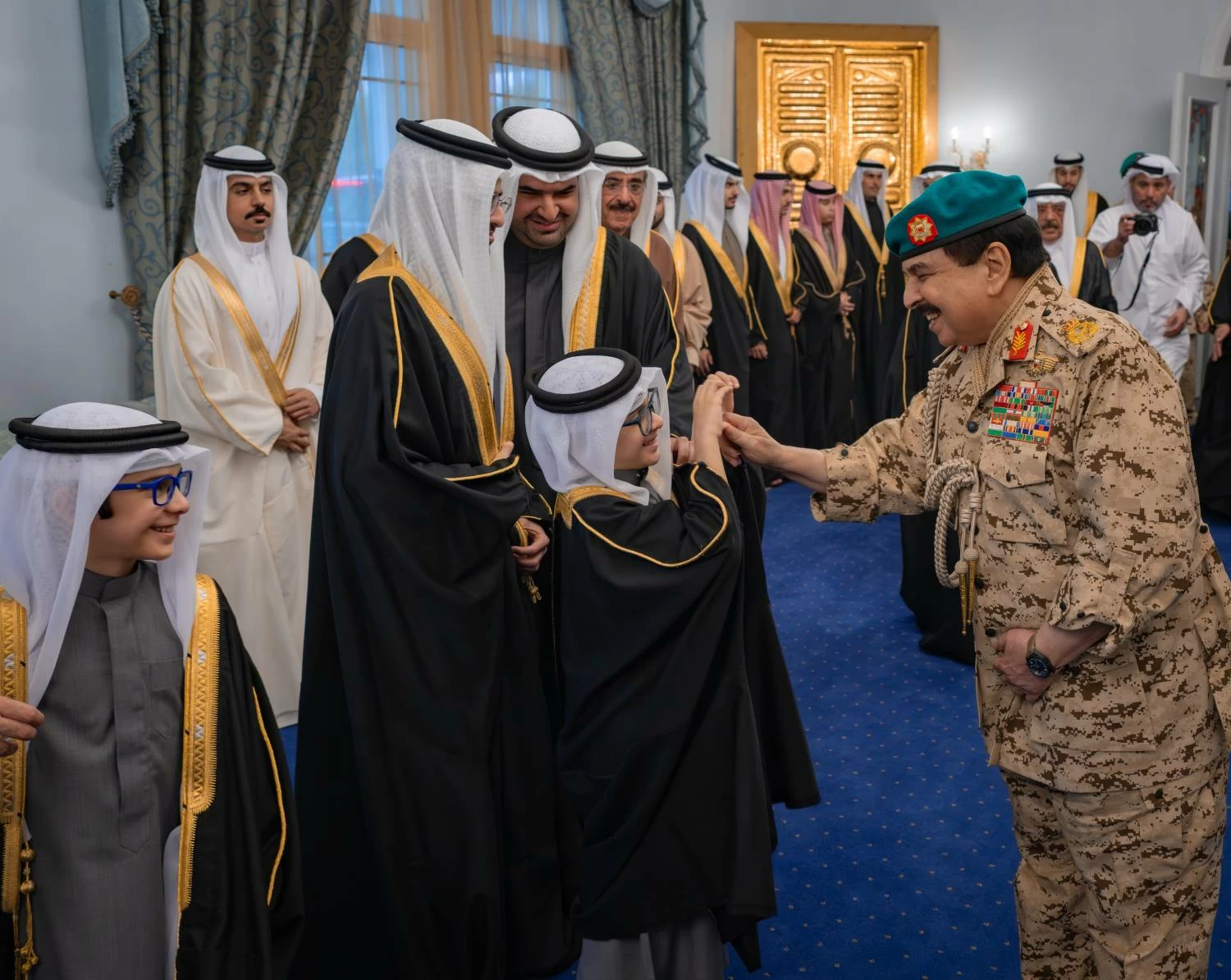 الملك يُشرّف حفل زواج الشيخ محمد بن حمد بن محمد بن سلمان آل خليفة