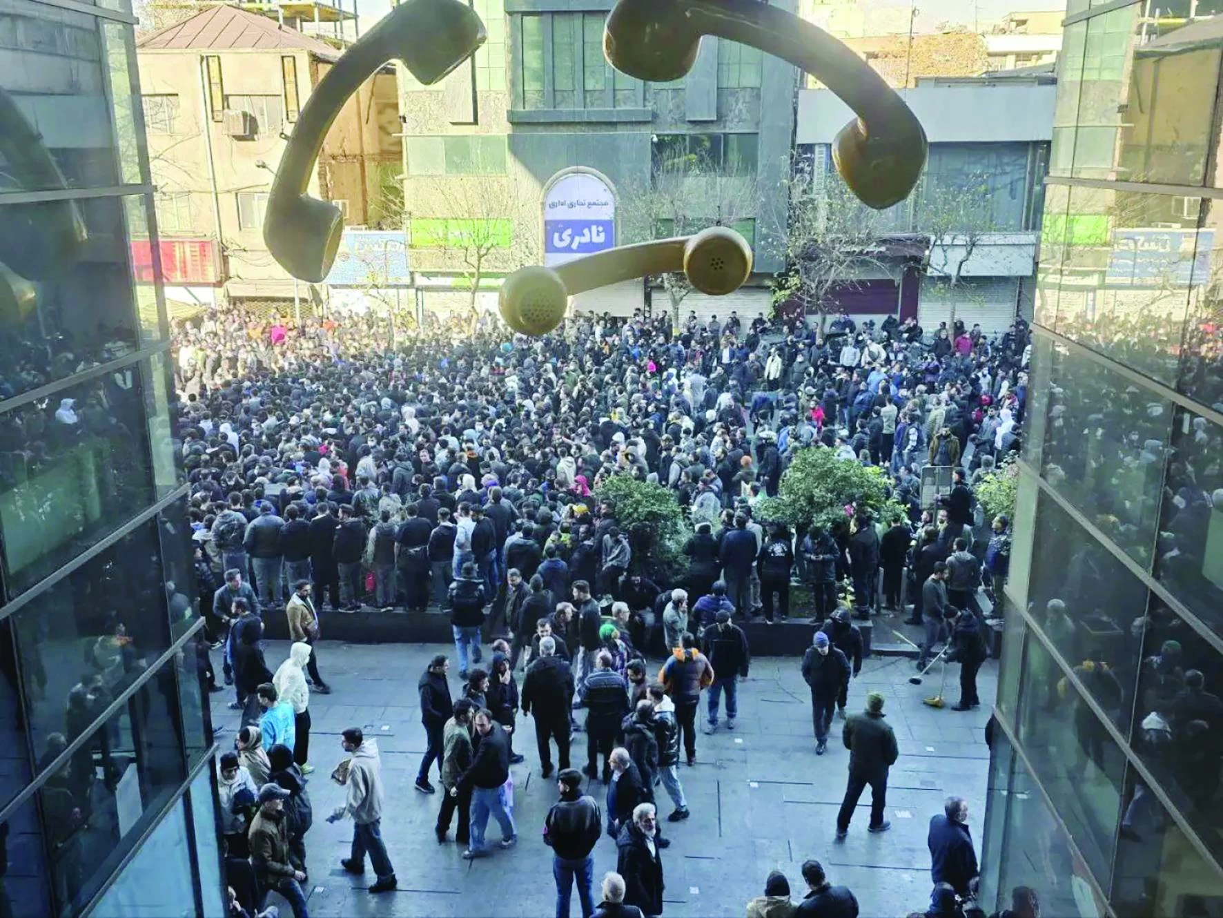 توسع احتجاجات إيران.. ومحاولات من حكومة طهران لاحتواء الغضب الشعبي