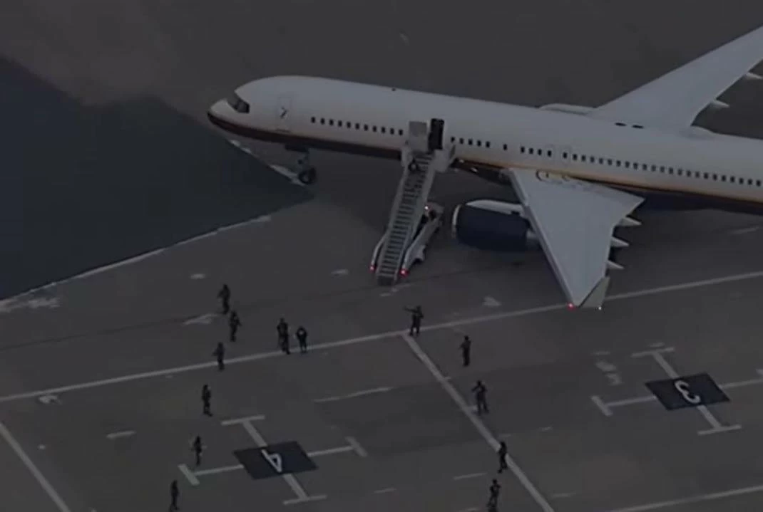 طائرة تقل نيكولاس مادورو وزوجته تصل قاعدة عسكرية بولاية نيويورك