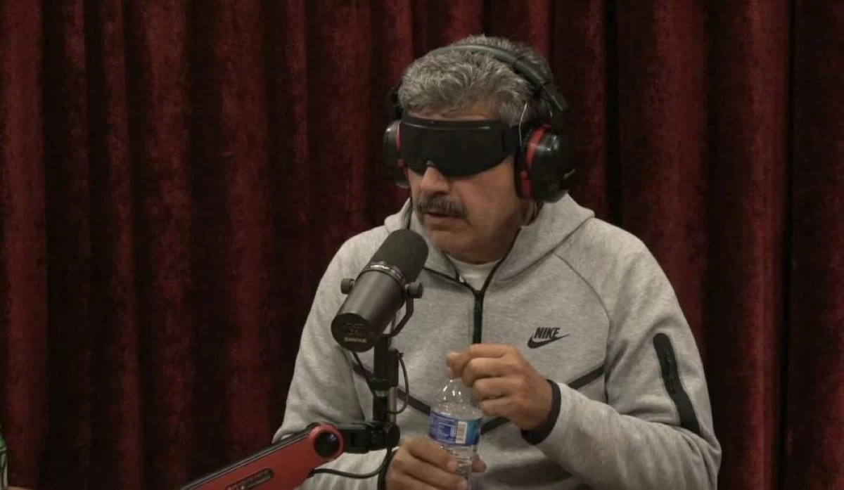 قفزة تاريخيّة.. صورة مادورو تُشعل الطلب على بدلات نايكي