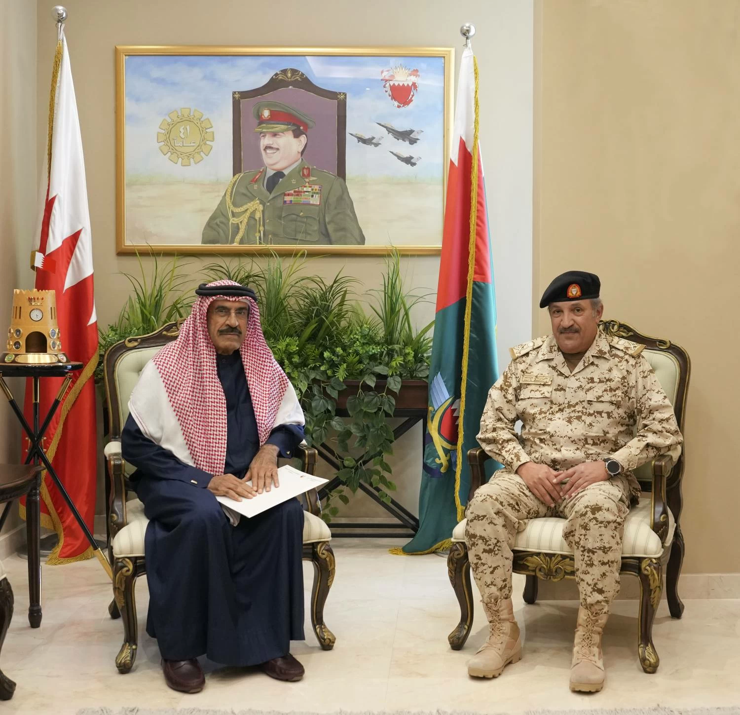 مساعد رئيس هيئة الأركان للقوى البشرية يستقبل سفير البحرين بباكستان 