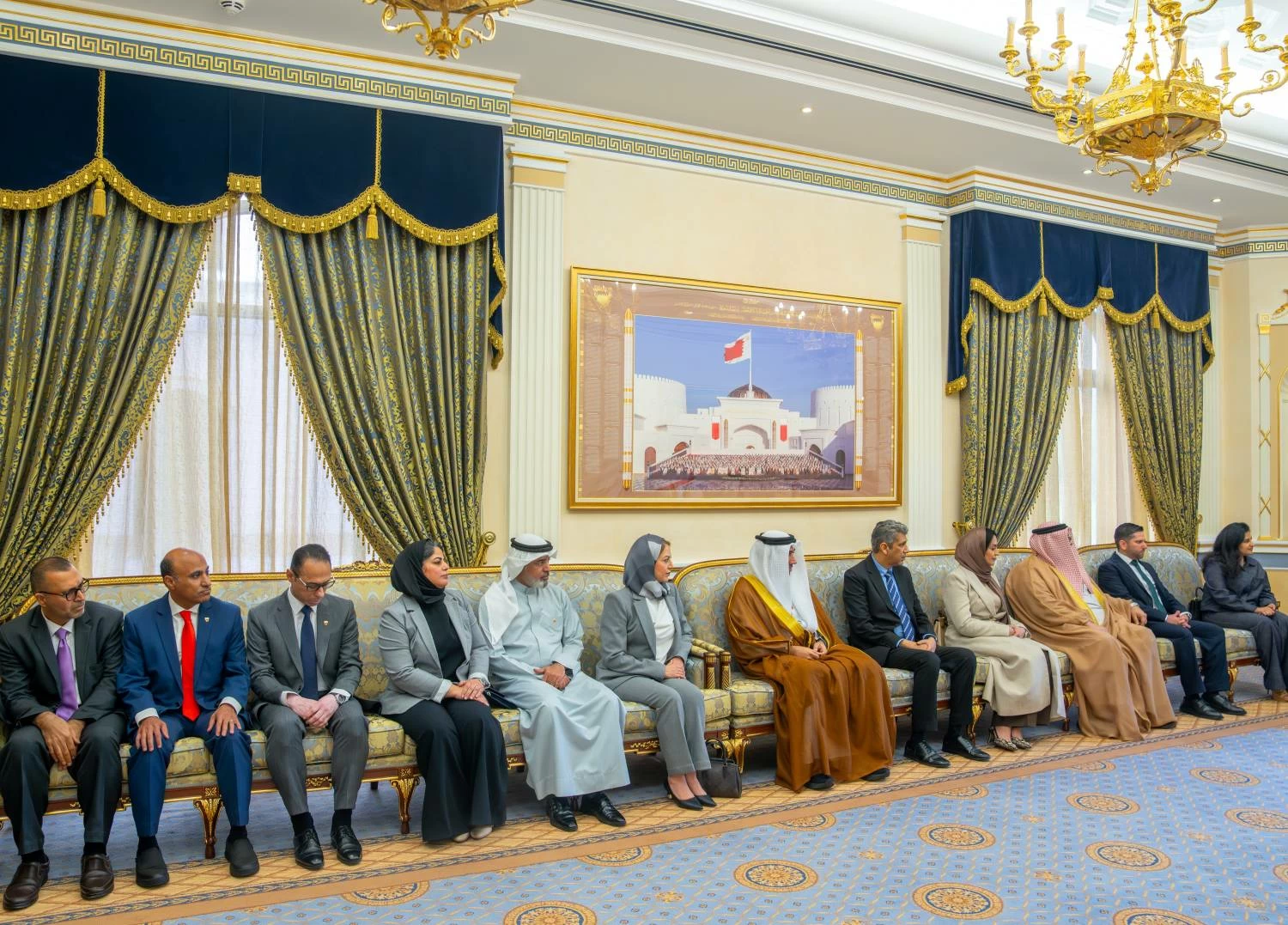 ولي العهد رئيس الوزراء يستقبل وزير العمل ووزير الشؤون القانونية