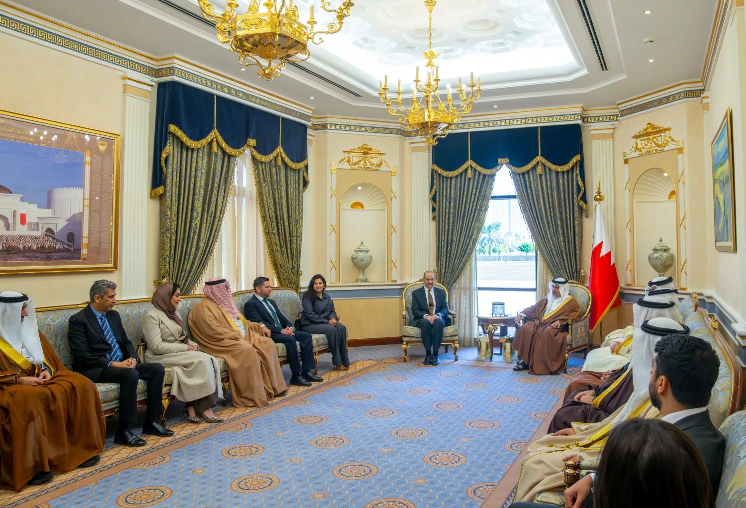 ولي العهد رئيس الوزراء يستقبل وزير العمل ووزير الشؤون القانونية