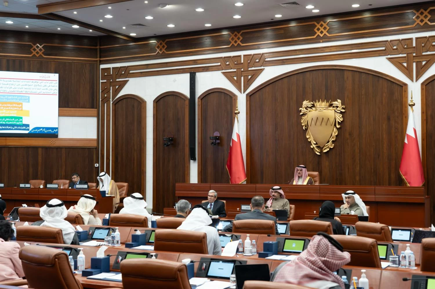 مشروع قانون على طاولة "النواب" بضريبة 100% على التبغ ومشروبات الطاقة