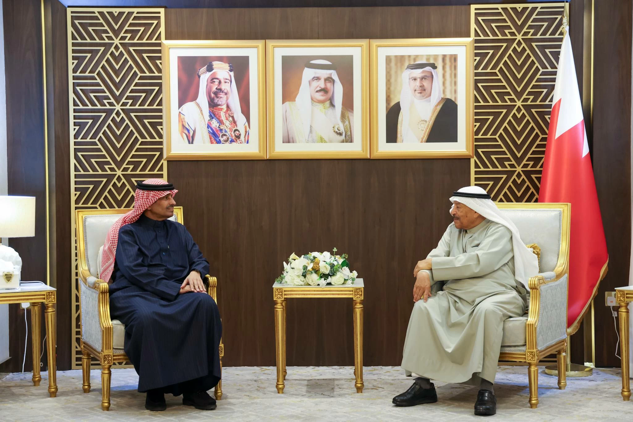 رئيس مجلس الشورى يشيد بجهود وإسهامات "رجال الأعمال البحرينية" في دعم الاقتصاد الوطني وتعزيز الشراكات التجارية والاستثمارية والتنموية