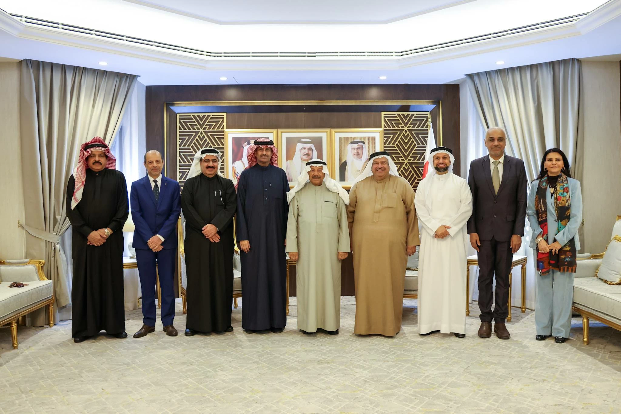 رئيس مجلس الشورى يشيد بجهود وإسهامات "رجال الأعمال البحرينية" في دعم الاقتصاد الوطني وتعزيز الشراكات التجارية والاستثمارية والتنموية