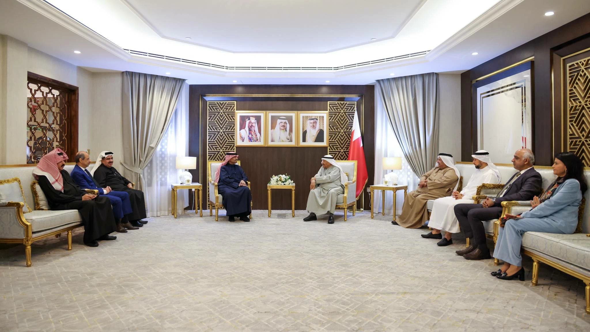 رئيس مجلس الشورى يشيد بجهود وإسهامات "رجال الأعمال البحرينية" في دعم الاقتصاد الوطني وتعزيز الشراكات التجارية والاستثمارية والتنموية