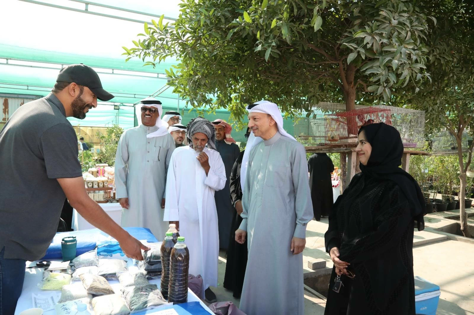 محافظ الشمالية يزور فعالية &laquo;سنبلة&raquo; ويشيد بتميّز المزارع البحريني