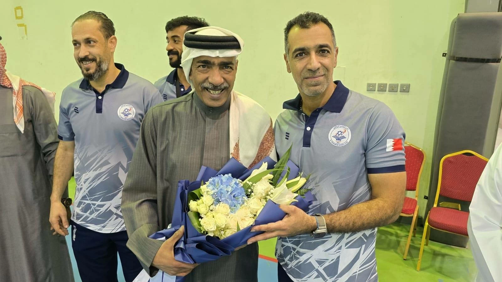 علي بن محمد يزور نادي التضامن ويشهد تدريبات فريق الكرة الطائرة