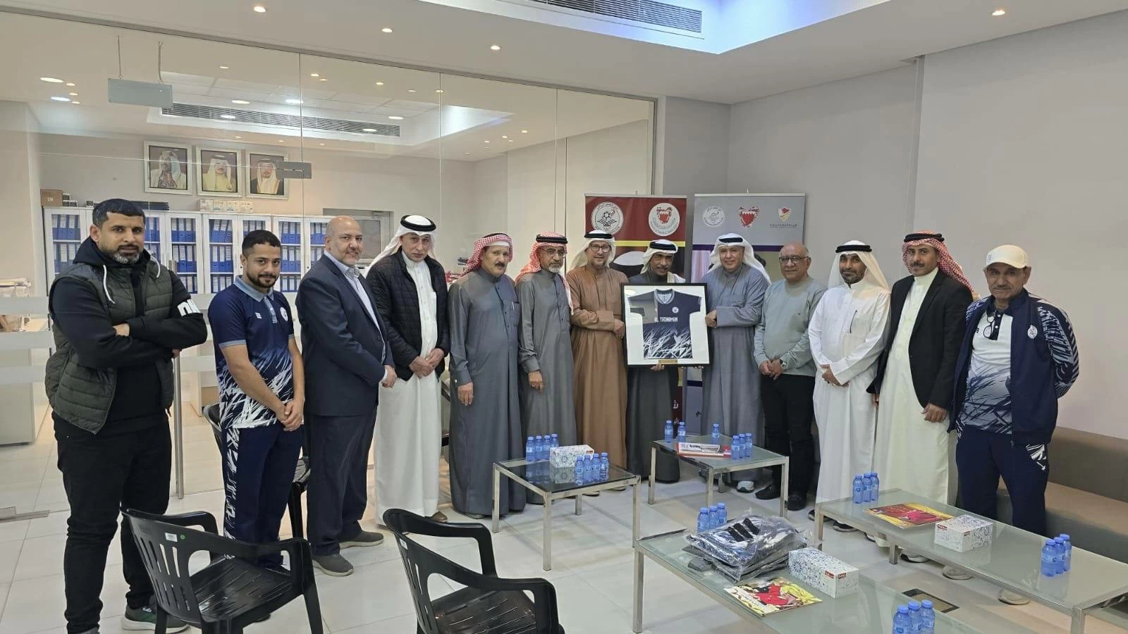 علي بن محمد يزور نادي التضامن ويشهد تدريبات فريق الكرة الطائرة 