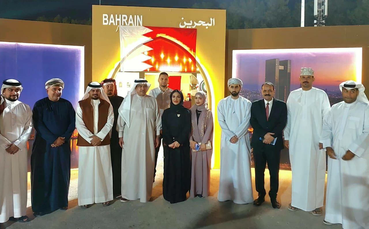 سفير البحرين لدى سلطنة عُمان يفتتح جناح مملكة البحرين المشارك في فعاليات ليالي مسقط