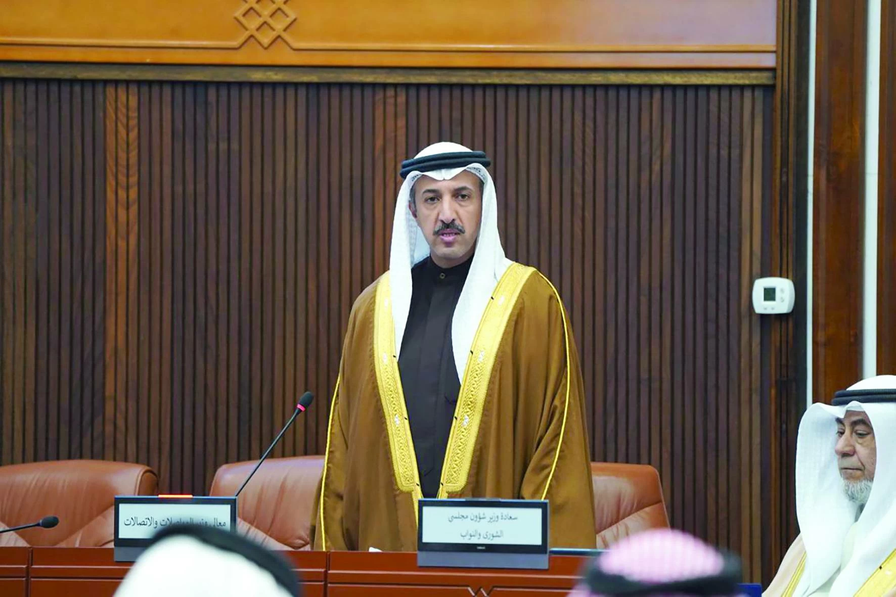 وزير المواصلات: البحرين تضمّ 140 شركة في مجال النقل الدولي بأسطول 2300 شاحنة 