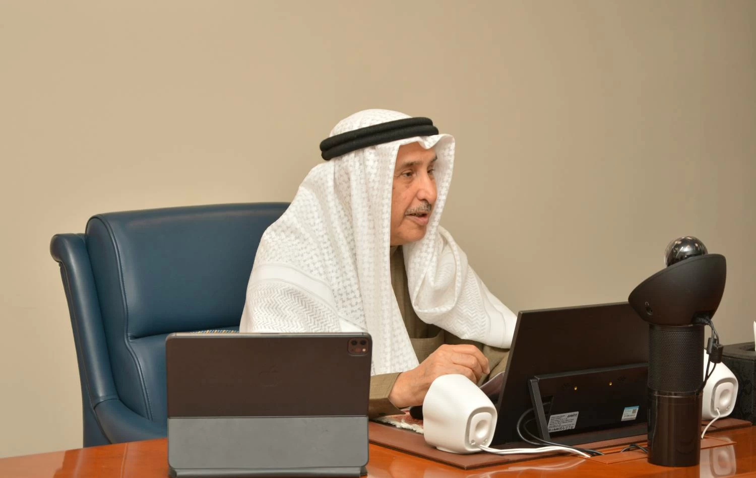 نائب رئيس مجلس الوزراء يترأس اجتماع اللجنة الوزارية للمشاريع التنموية والبنية التحتية