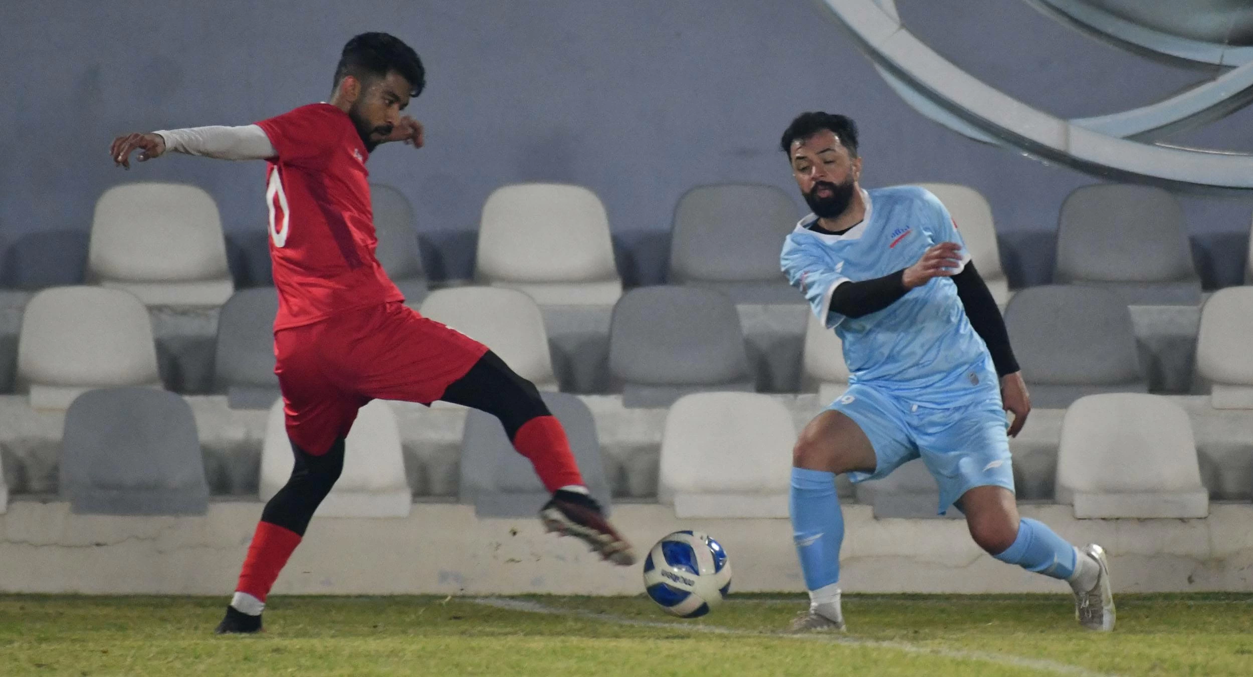 التعادل السلبي يخيم على لقاء ألبا والكهرماء في دوري الشركات الكروي