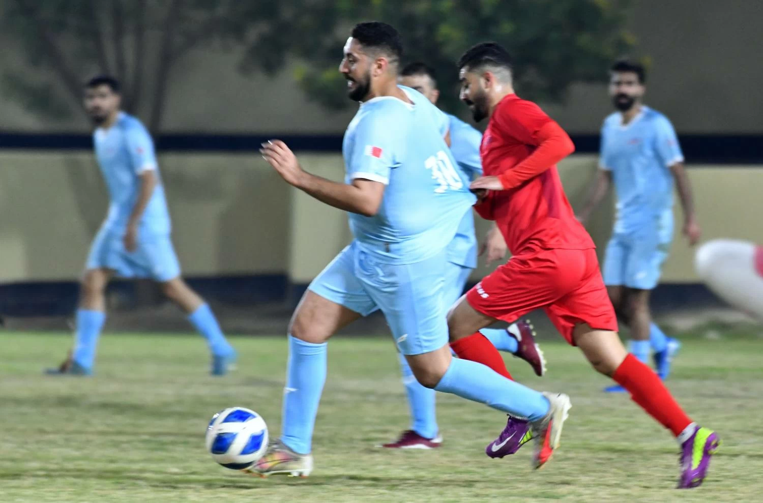 التعادل السلبي يخيم على لقاء ألبا والكهرماء في دوري الشركات الكروي