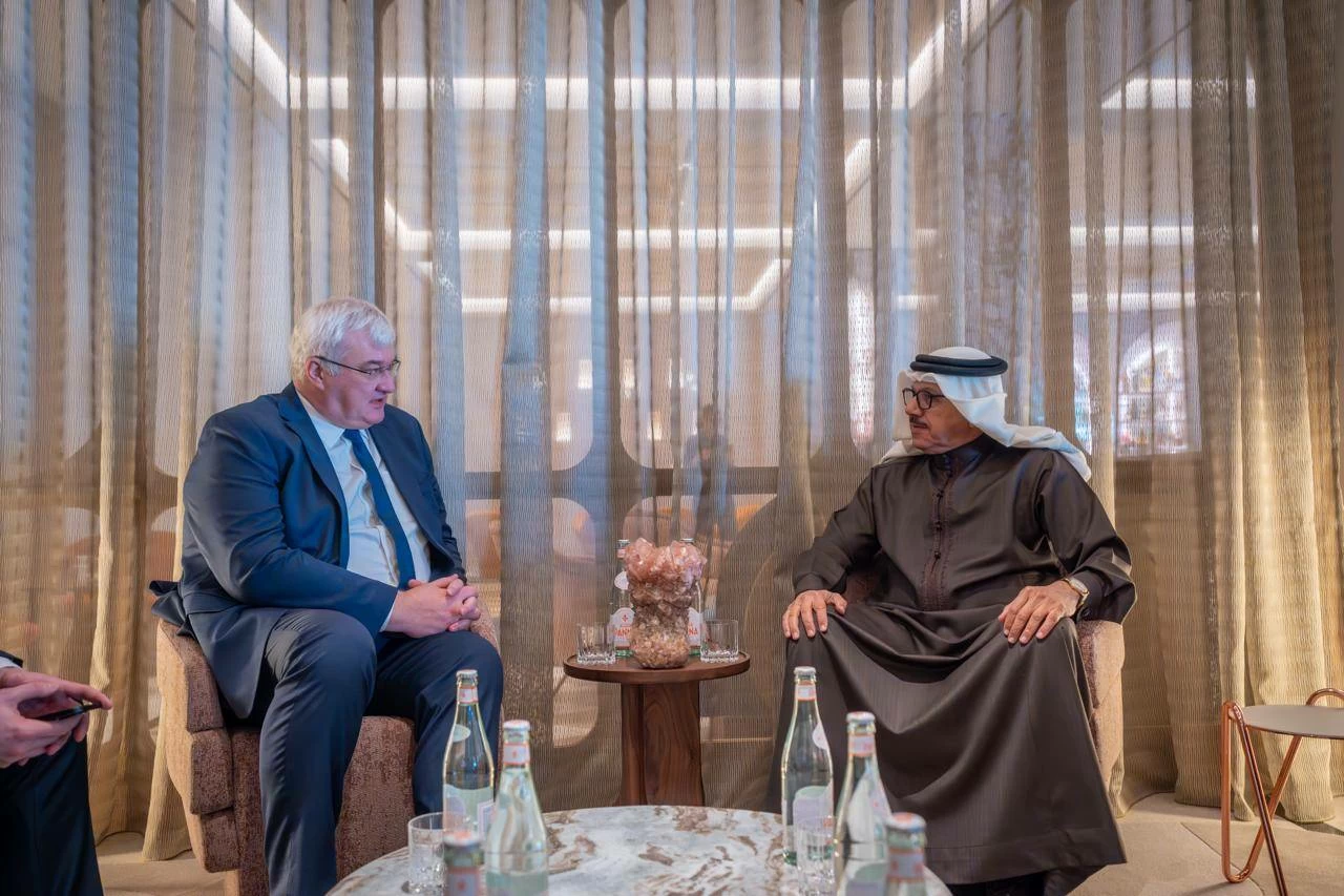 وزير الخارجية يلتقي مع وزير خارجية أوكرانيا في قبرص