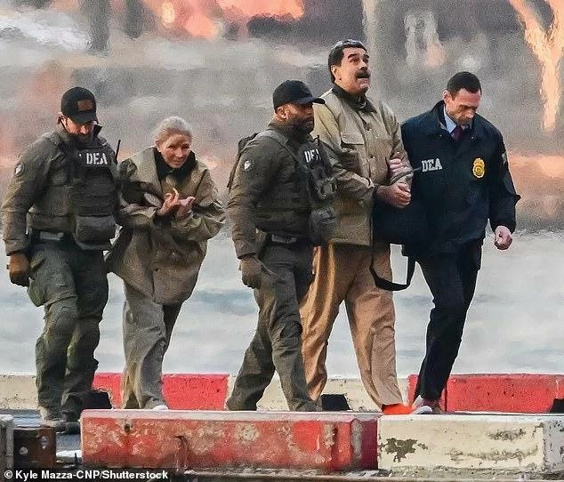 وزير الداخلية الفنزويلي: زوجة مادورو أصرت على مرافقته 