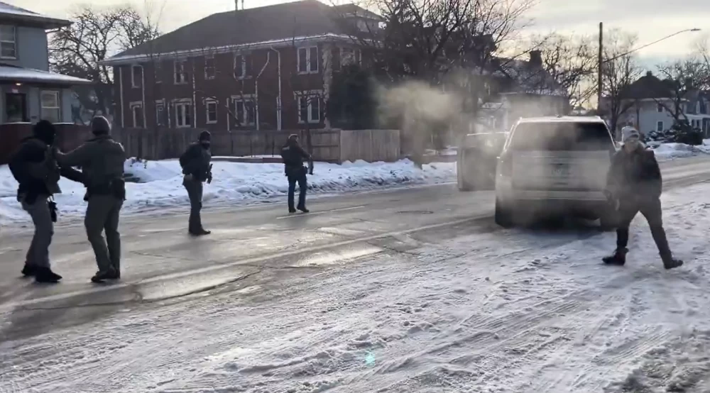 فيديو &laquo;الرصاصة المميتة&raquo;.. مقتل امرأة على يد الشرطة الأمريكية