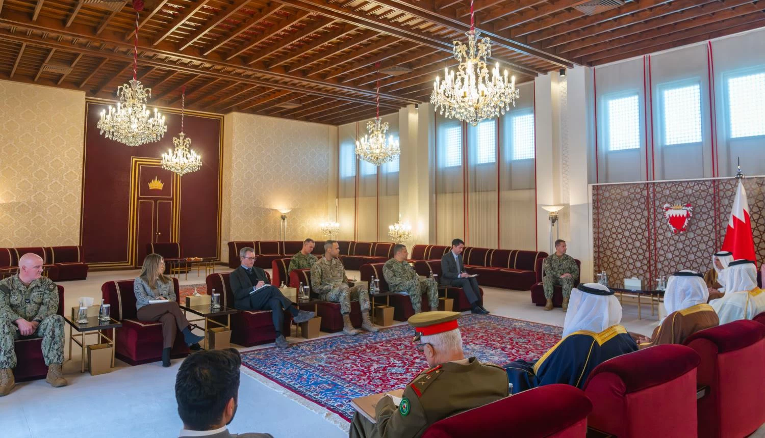 ولي العهد رئيس الوزراء يستقبل قائد القيادة المركزية الأمريكية