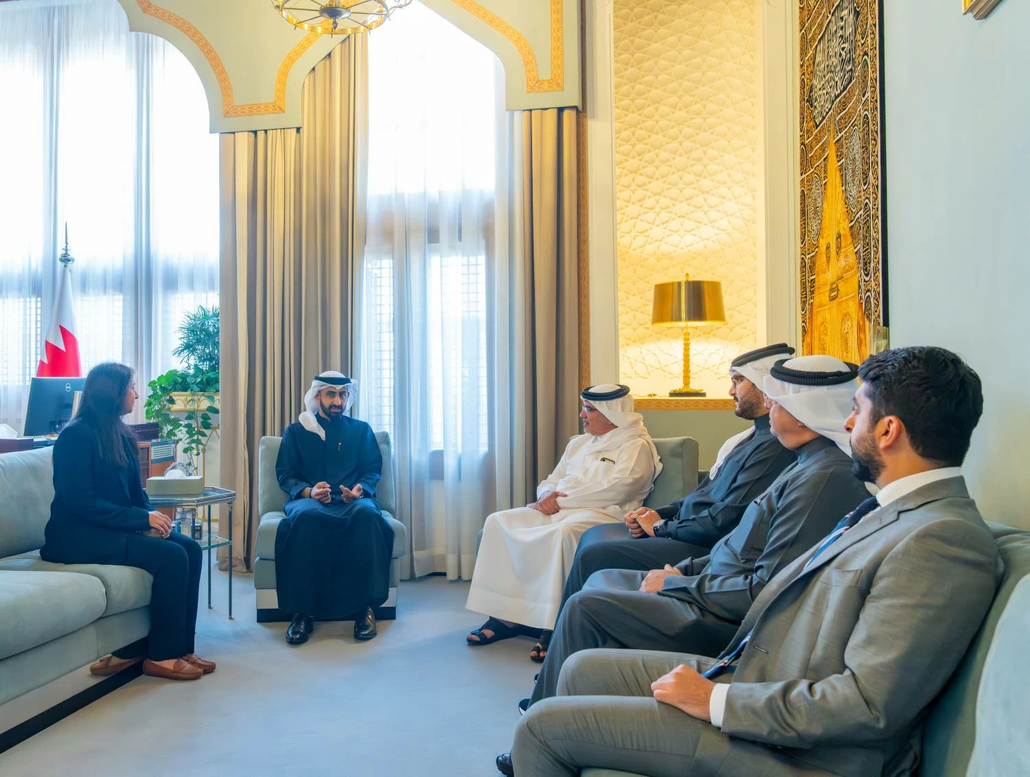 ولي العهد رئيس الوزراء يلتقي المهندسين أمين رضي وميسم الناصر