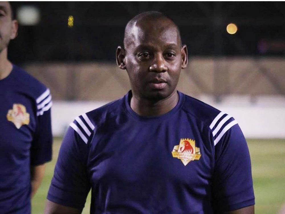 مرجان عيد مطروح على طاولة سترة لقيادة فريق القدم