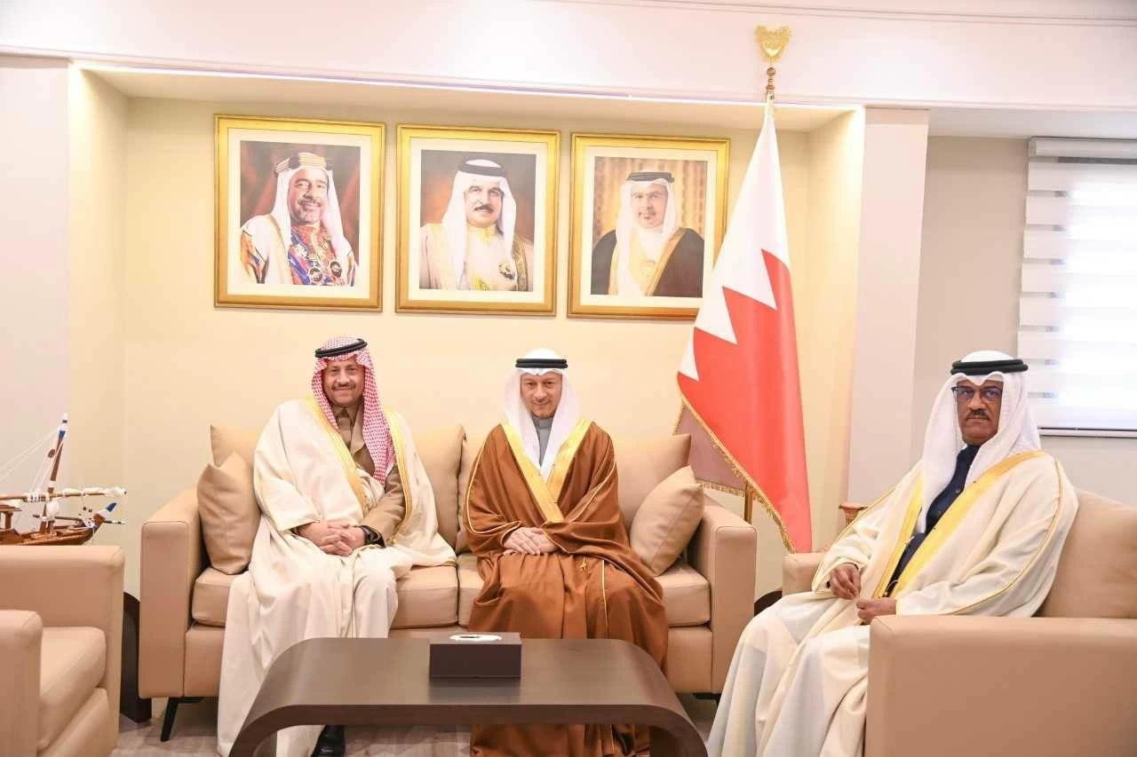 محافظ الشمالية يستقبل سفير السعودية لدى البحرين