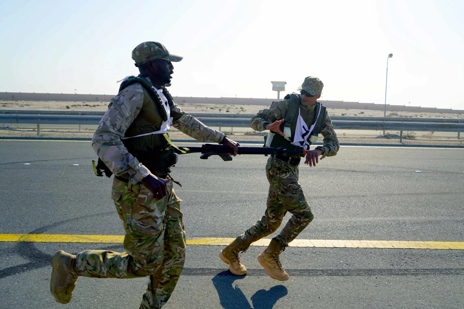 الملك القائد الأعلى للقوات المسلحة ينيب رئيس الحرس الوطني لحضور حفل الختام لبطولتي الرماية والمارثون العسكري