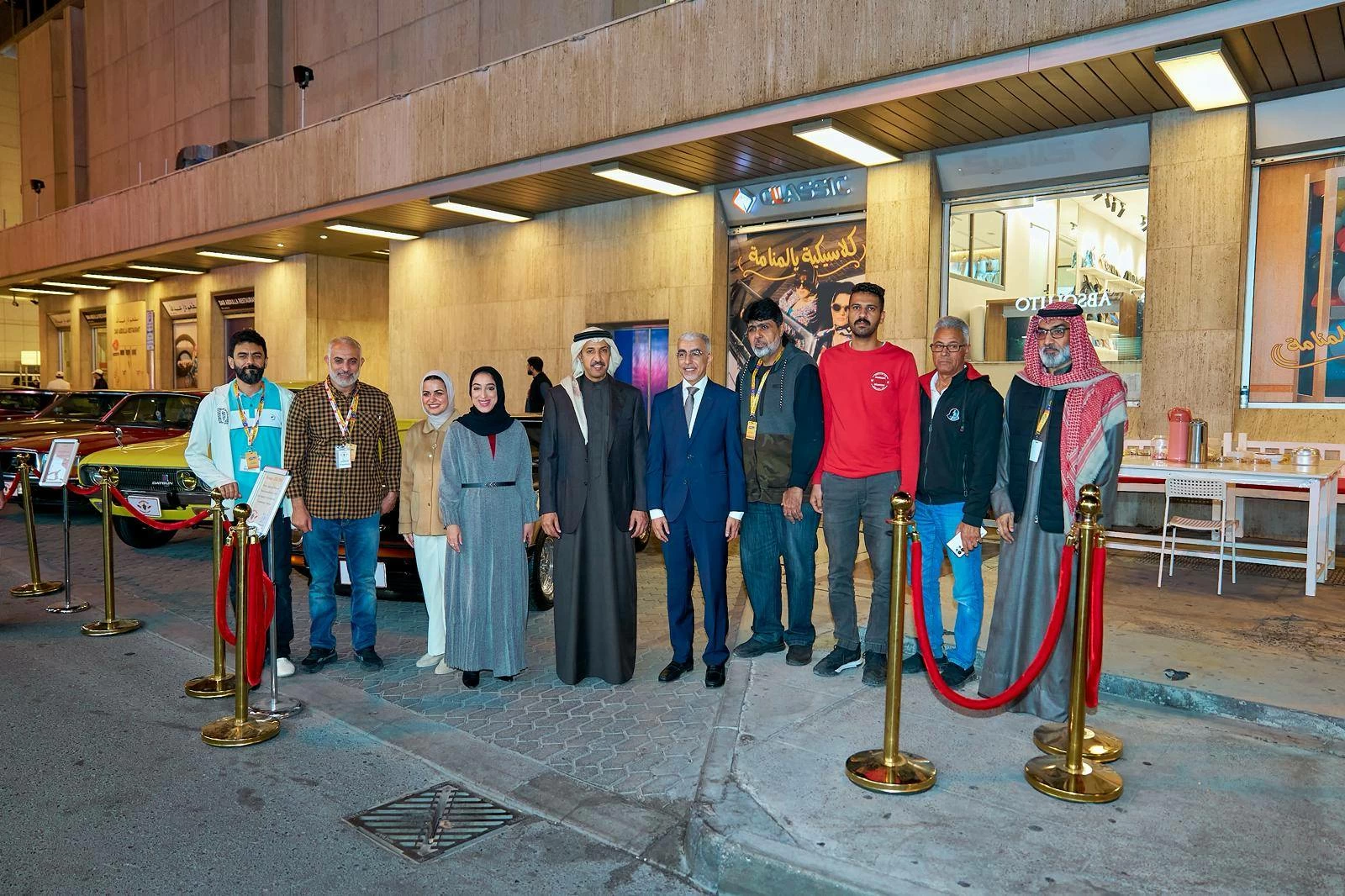 عدد من الوزراء يقومون بجولة في &laquo;هوى المنامة&raquo;