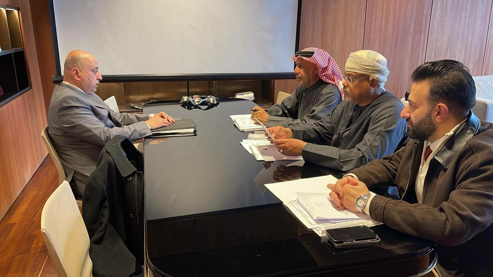 النائب أحمد قراطة يترأس اجتماع اختيار "المدقق القانوني الخارجي" للاتحاد البرلماني العربي