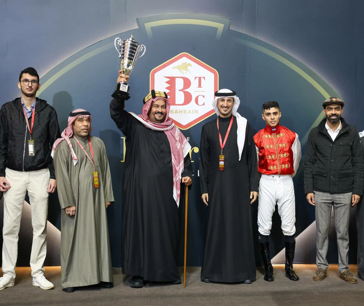 فيصل بن راشد يشهد السباق الـ13 للخيل على كؤوس &laquo;stc&raquo;